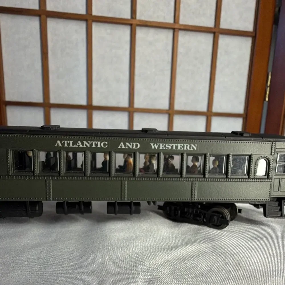 Bachmann HO Atlantic and Western A&W #201 Passenger Coach Car Green DC Analog